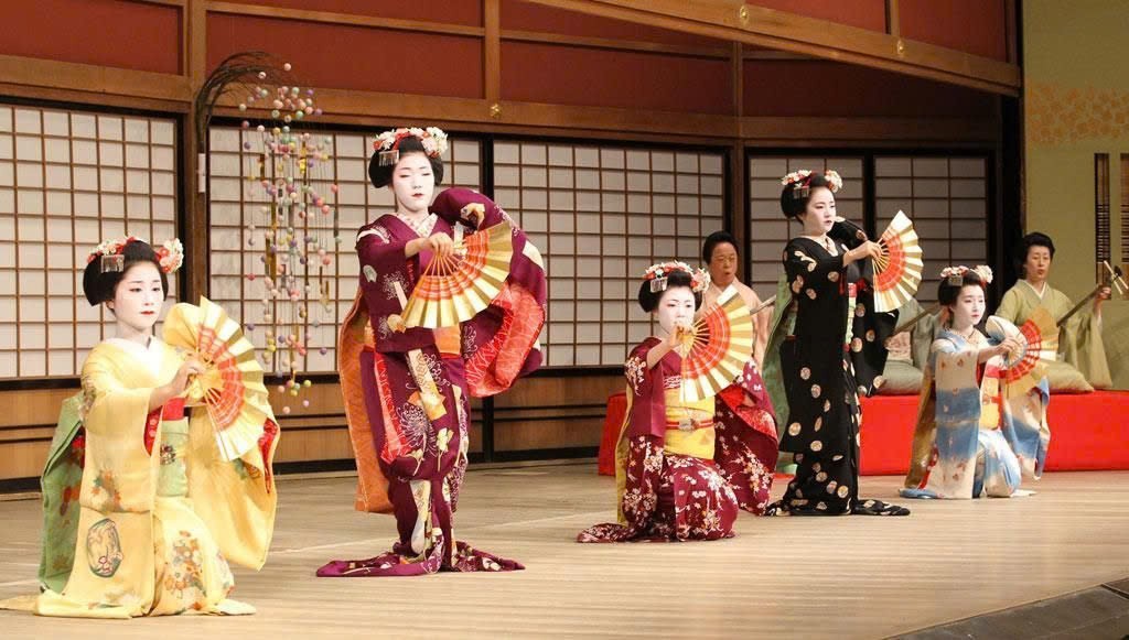 Thưởng thức Geisha show Nhật Bản